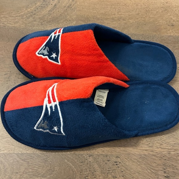 New England Patriots slippers Size L 11-12 - Picture 2 of 6